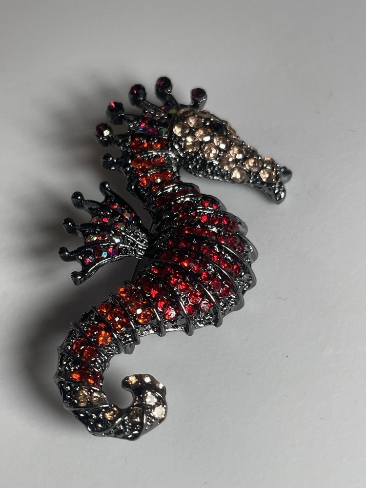 Red Rhinestone Seahorse Brooch Black Gunmetal Tone Crystal Ocean Nautical Pin