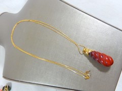 TRIFARI 70’s LANVIN MODERNIST ERA AMBER LUCITE LARGER DROP PENDANT 30″ NECKLACE