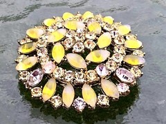 Vtg WEISS Yellow Givre Glass Rhinestone Domed Round Pinwheel Brooch