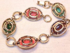 Vintage Egyptian Revival 5 Plastic Scarab Stone Gold Tone Link 7 3/4″ Bracelet