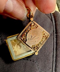 Antique 9.18g Victorian Etruscan Rare Slide Open Locket Pendant Etched Gold Fill
