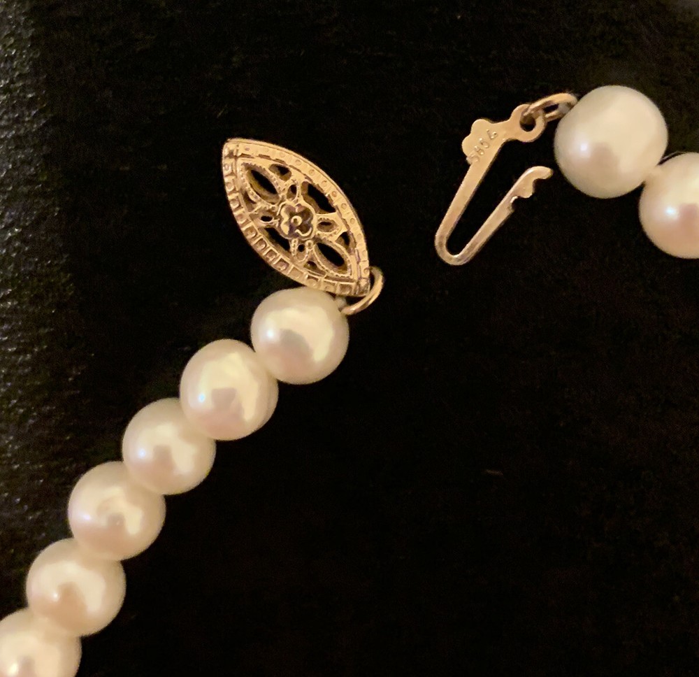 Vintage Pearl Necklace 18k Gold Clasp 19” Long 90 Hand-Strung Pearls