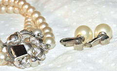 Marvella Pearl Set Necklace Earrings Case Signed Vintage