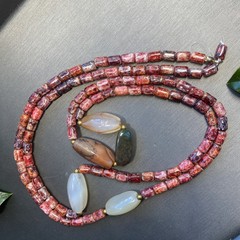 Vintage Necklace Agate Estate Jewelry Pre-Owned Hippie Beaded Boho Red Brown
