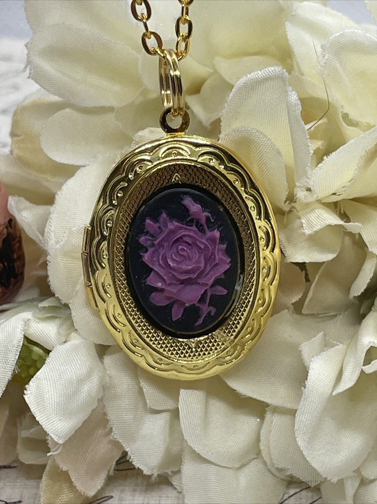 BLACK plum Gothic Vintage DARK ROSE Cameo Locket Pendant Necklace Woman Gold
