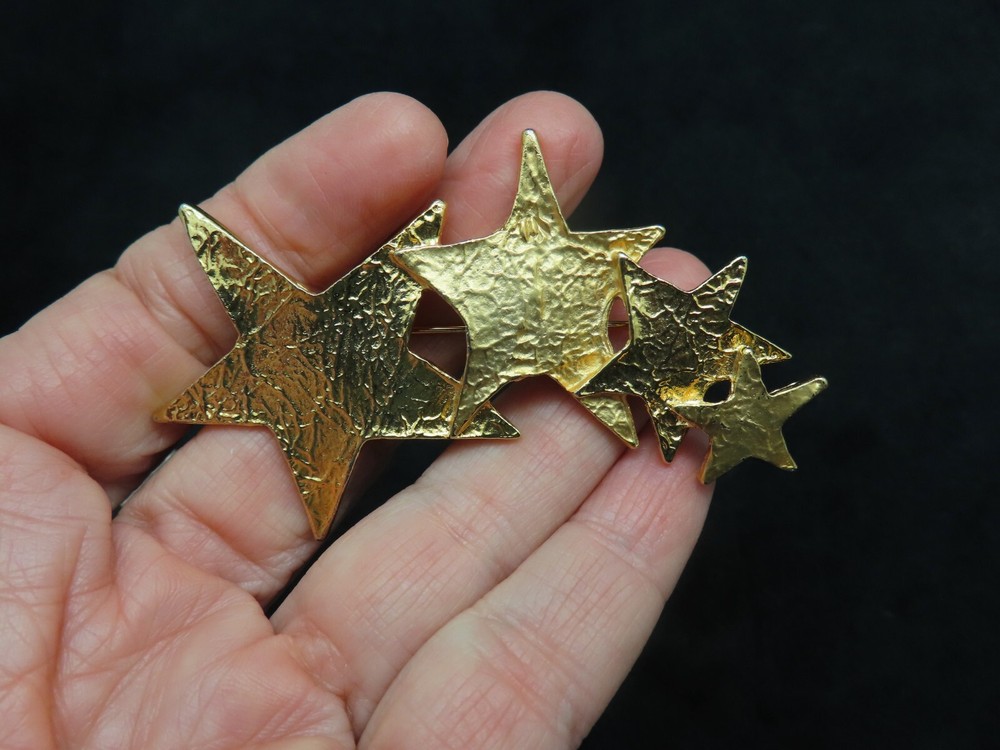 Vintage Casual Corner Bold STAR Brooch Gold Tone