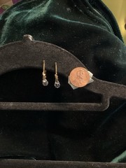 1960s Crystal Teardrop Clip On Earrings, Subtle Sophisticated, Understated￼