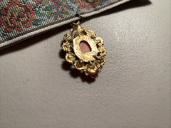 Vintage Ladies cloth choker necklace faux Coral and Ivory in gold-tone pendant