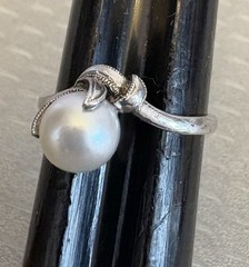 Vintage Sterling Silver Pearl Solitaire Ring Sculpted Claw Setting sz 6.25