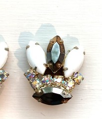 Vntg 1950s 1960s crown prong set rhinestone earrings Juliana milkglass AB stones