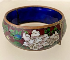 LOT 3 VINTAGE CHINESE CLOISONNE ENAMEL BANGLES, BRACELETS & 1 PENDANT