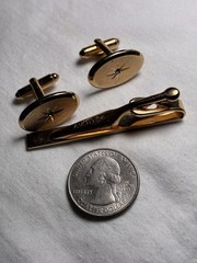 Vintage 1971 Avon Gold Tone Starburst Cufflinks Tie Bar Clip Set Blue Rhinestone