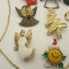 Vintage Christmas Jewelry Lot Santa Tree Angel Snowman Cardinal Poinsettia