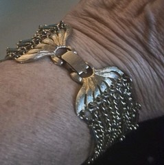 Vintage Coro 1940s-1950s Pegasus Gold Tone Multi Strand Liquid Chain Bracelet