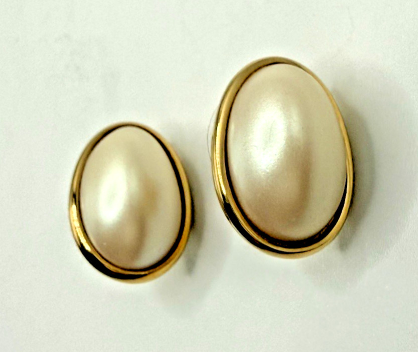 Vintage Givenchy Faux Pearl Gold Tone Oval Button Stud Earrings Signed .75 in