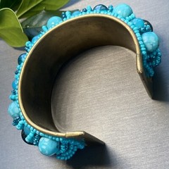 Vintage Cuff Bracelet M-L Brass Estate Jewelry Turquoise Microbead Art Glass