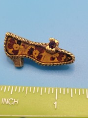 Maximal Art John Wind Shoe Brooch Pin Vintage Goldtone