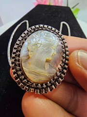 Vtg Silvertone Cameo Woman MOP Abalone Shell Pendant Pin w Chain Necklace 23″