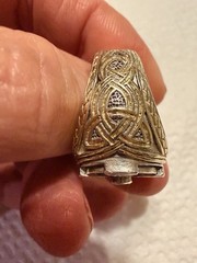 Vtg 925SterSilver/Gold Pltd Sz 8.25-14g Embellished Emerald Gemstone Ring!