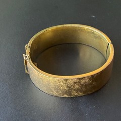 Vintage Brass Hinged Bangle Bracelet Safety Chain 2.5″ Diameter