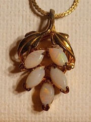 Vintage 1/20 14K GF 18″ Serpentine Chain Natural Opal Grape Cluster Pendant 2g