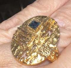 MODE ART Signed Ring Adjustable Gold Tone Blue Stone Vintage 50’s-80’s MCM Oval
