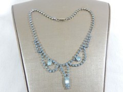 VTG SKY BLUE ALL PRONG SET EMERALD & ROUND RHINESTONE FESTOON NECKLACE