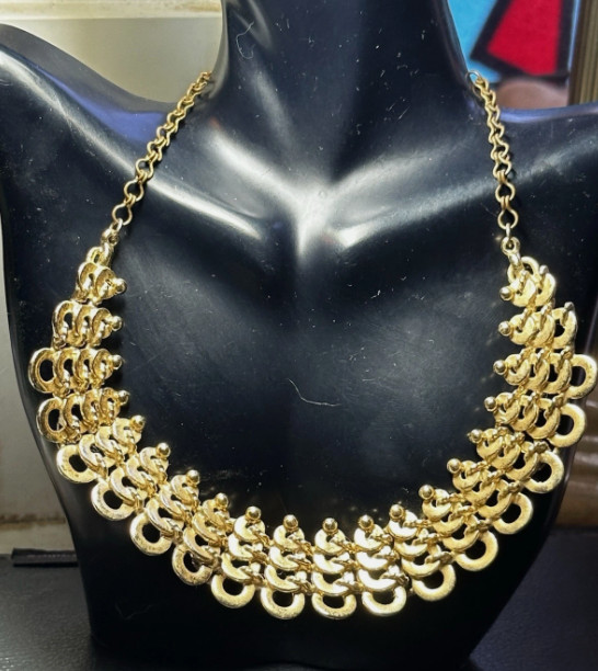 Vintage Egyptian Rival Gold Tone Bib Choker Necklace. 14″