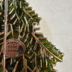 2008 Vintage Avon Christmas Tree Pin In Box Ship 5.00 2C