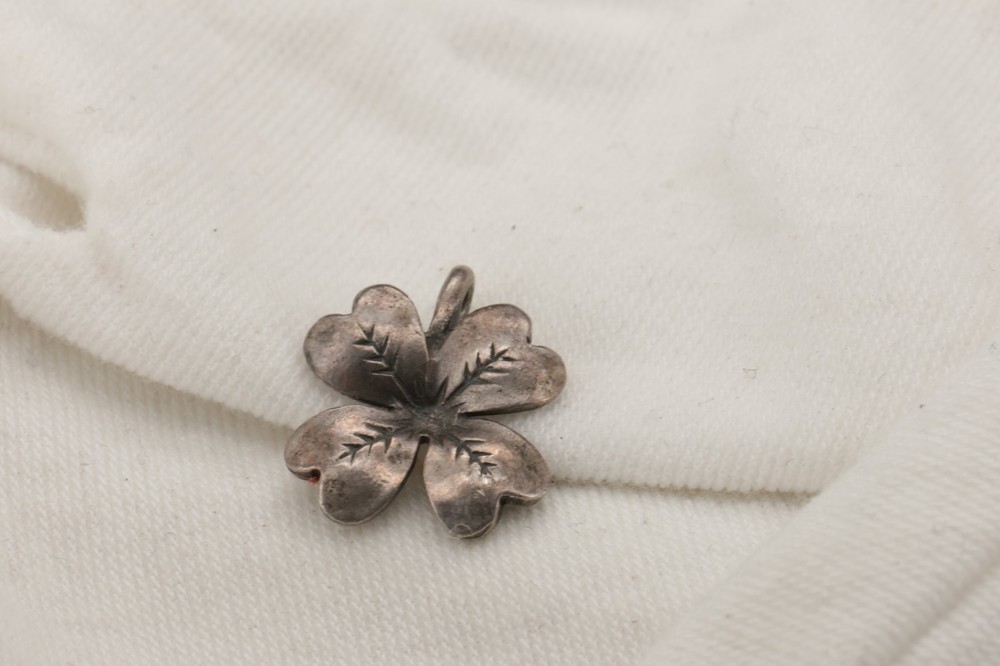 Vintage Sterling Silver Four Leaf Clover Irish Good Luck Charm Pendant
