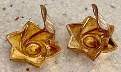Vintage Earrings Black Silver & Gold Flower Clip On