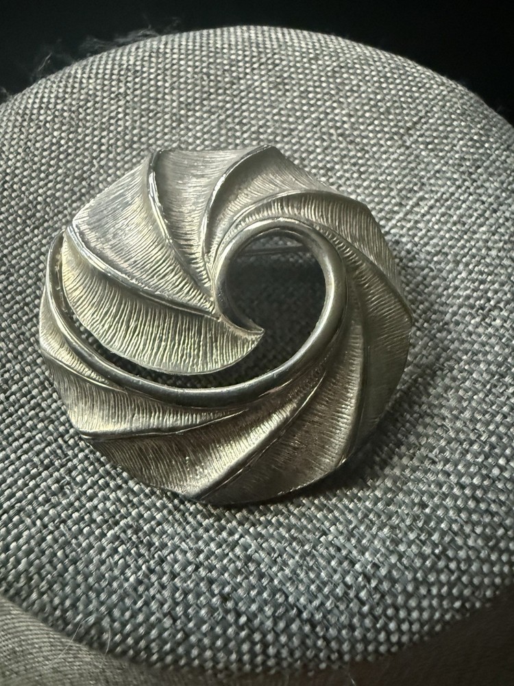 Vintage Silver Brushed Matte Brooch Lapel Scarf Pin Swirl Modernist Deco Career