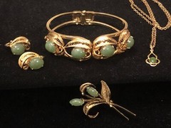 Stunning!! 1970s Sorrento Green Jade Filigree 5 piece set – see description