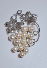 Vintage Sterling SILVER Marked Grape Bunch Pearl Brooch Pin E44