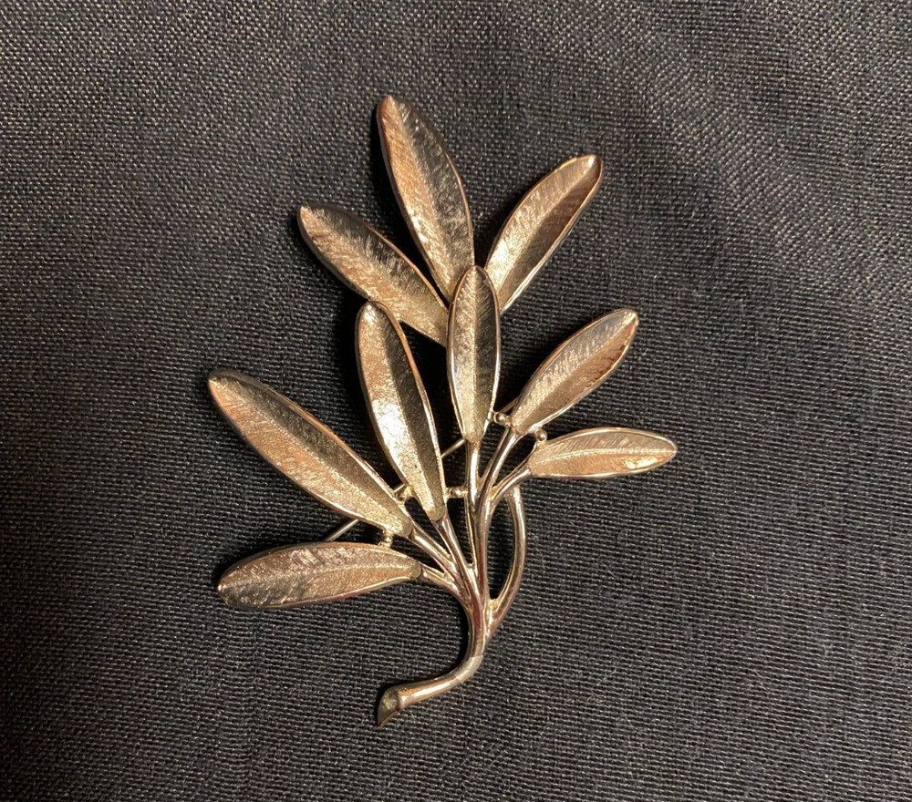 Vintage Signed Brooks 1960 Textured Silvertone Stylized Leaf Flower Brooch Pin