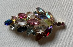 Vintage Juliana Delizza Elster Rhinestone Brooch Pin Textured Leaf Vaseline VGC