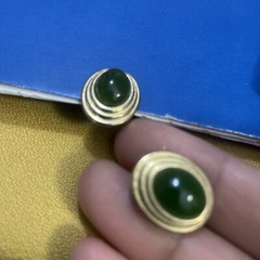 Vintage Oval green Jade Gold Tone Earrings Clip On 0.6 Inch