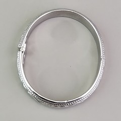 Vintage Whiting Davis Hinged Bangle Bracelet Silver Tone Flower 6.5″