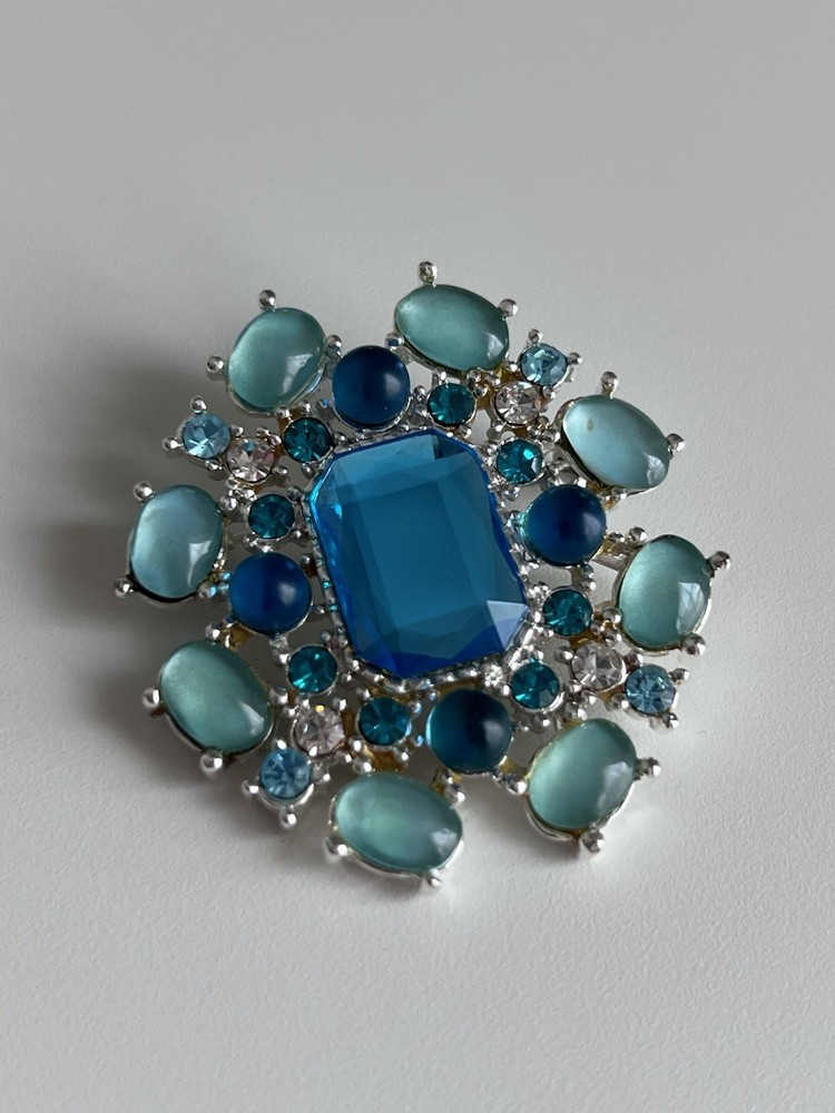 1.75” Blue Rhinestone Brooch Pin Multistone Round Shape Intricate Design