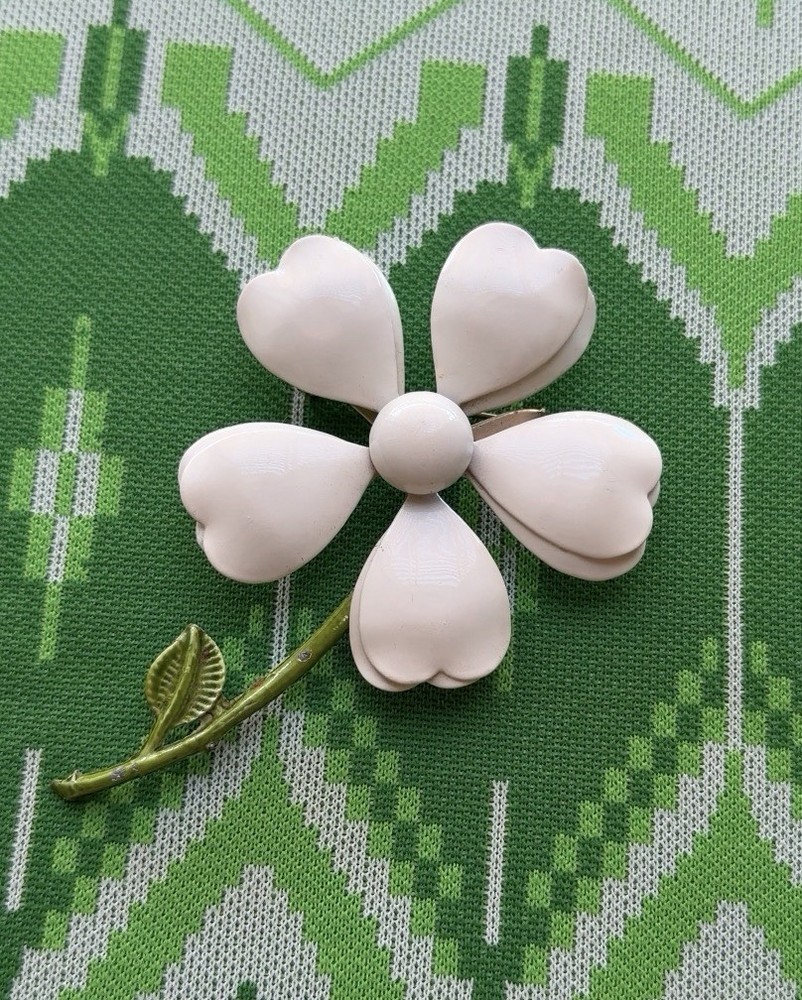 Vintage 1960’s-1970’s MOD Daisy Flower Power Enamel Brooch -Non Signed