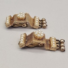 Vintage Leru Mesh Earrings Clip On Gold Tone Dangle 1 5/8″