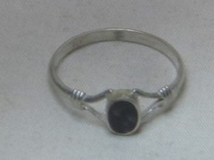 vintage sterling silver ring oval black inlay detail jewelry band 925 size 5.25