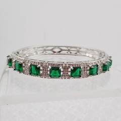 VTG Princess Cut Simulated Emerald Clear CZ Silver Tone 6 1/4″ Hinged Bangle