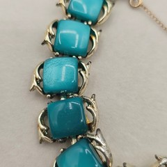 Vintage Teal Blue Moonglow Thermoset Bracelet + Lisner Brooch Cabochon Gold Tone