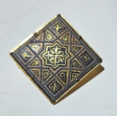 Vtg Black Gold Geometric Floral Mosiac Tile Pin Brooch Tube Closure 1″ EUC