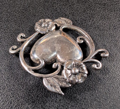 Jezlaine Heart Floral Vine Brooch – Vintage – Sterling 925 – 2″ – 12.3 g