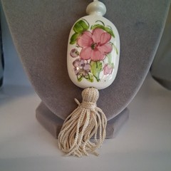 1970s Vintage Avon Ceramic Floral Pink Painted Pendant Necklace Silk Tassel 23″