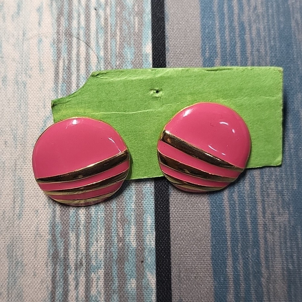 Vtg Unmarked Gold Tone Round Studded Earrings Pink Enamel W/Gold Stripes Costume