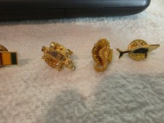 Lot of 4 Vintage Gold Tone Lapel Pins Tie Tacks Alligator Shark Scorpion Bar