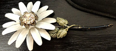 Signed FRANCOIS Coro Brooch White Black Aster 4″ Rhinestone Center 1940 Rare Vtg